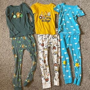 Lot of Kids Old Navy Pajamas 5T